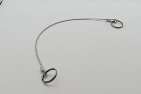 Vajer plastad till skyddslock